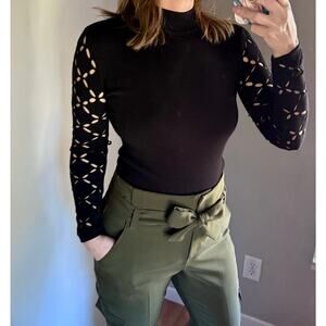 WHBM White House Black Market Long Sleeve Sweater Crocheted Sleeves Size XS